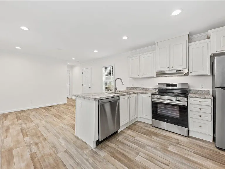 1156 Russell Dr #30 — Photo 9