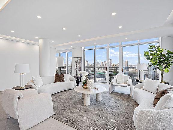 3rd image of 422 E 72nd St APT 37A