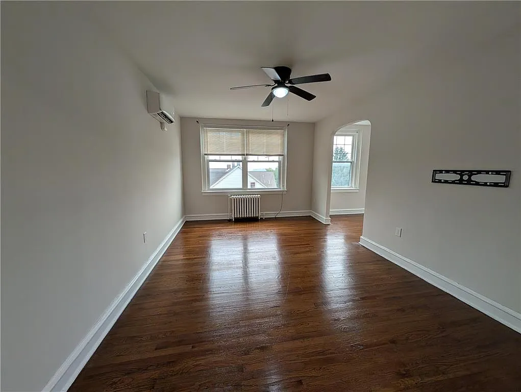 2 bed, 1.0 bath, 823 sqft, $1,700 — Photo 4