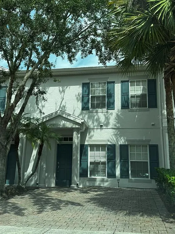 4 bed, 2.5 bath, 1400 sqft, $2,100 — Photo 1