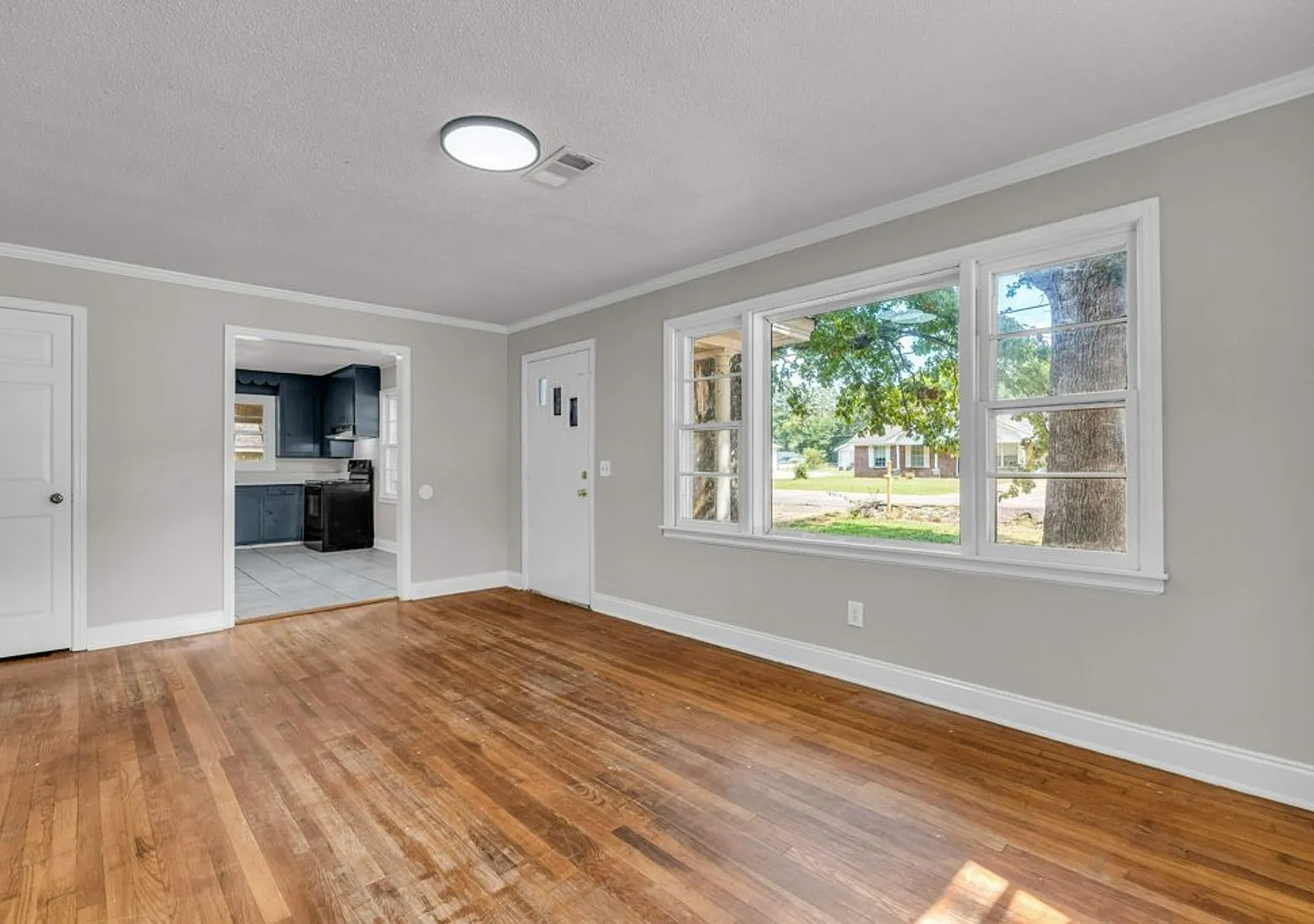 Renovated 3 Bedroom 2 Bath Home for Rent! — Photo 3