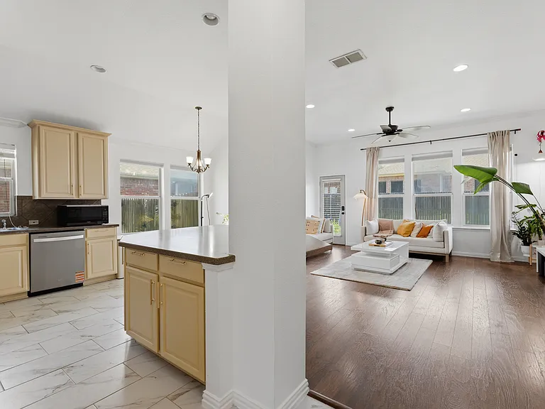 4507 Fox River Trl — Photo 8