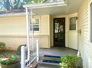 1548 E Crestview St, Springfield, MO 65804