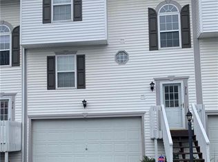 216 Scenic Hill Dr, Carnegie, PA 15106