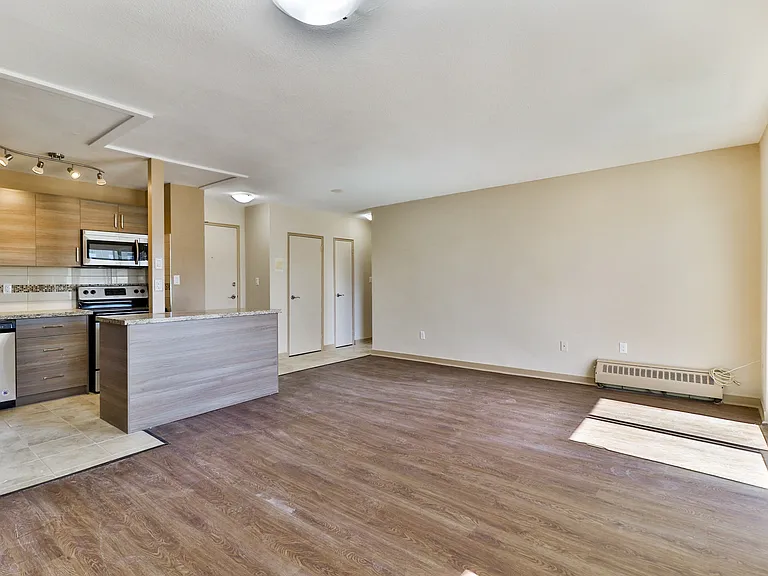 220 Lake Promenade — Photo 18