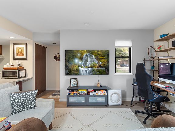 4th image of 523 Donofrio Dr Unit 1