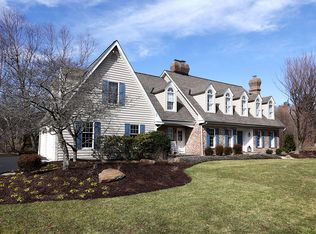 15 Paddock Dr, New Hope, PA 18938