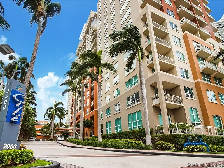 2000 N Bayshore Dr #218 — Photo 6