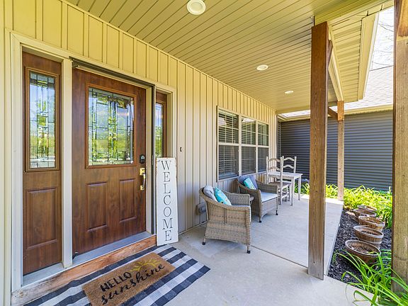 3rd image of 10451 Mattie Ln