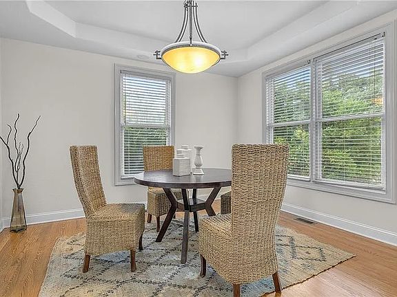 5th image of 1377 Hawaiian Dr