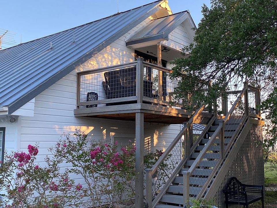 1st image of 410 Redfield Rd