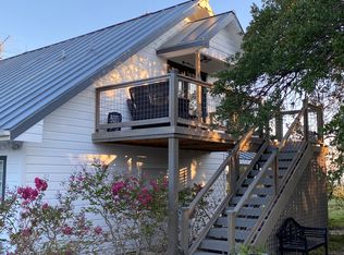 410 Redfield Rd, Bergheim, TX 78004
