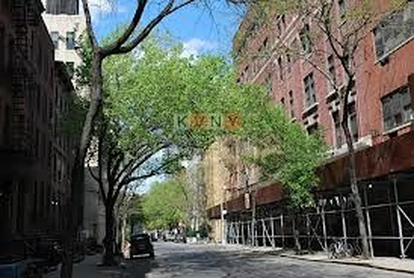 Rented by KVNY Soho | media 69