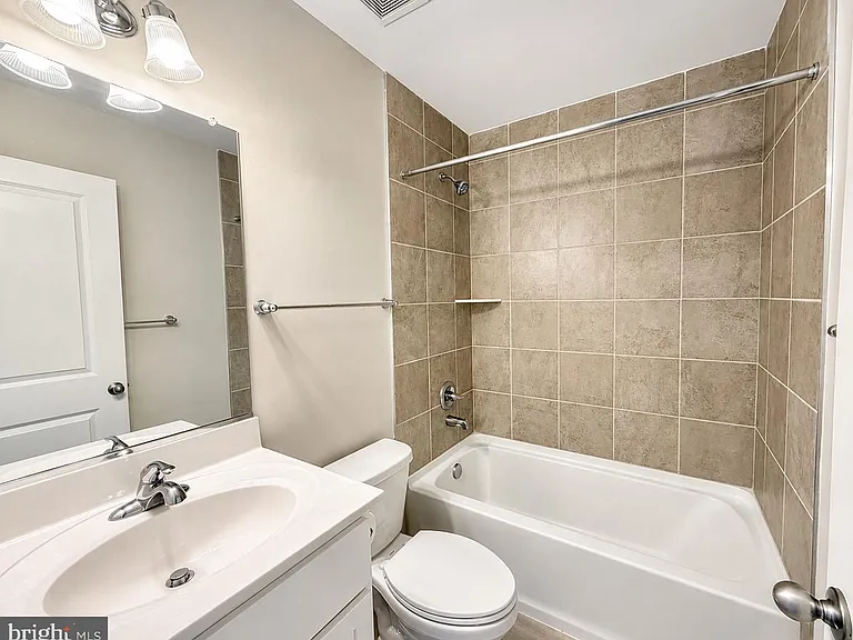 5707 Lowell St — Photo 24