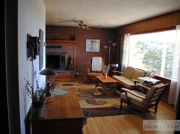 3rd image of 200 Cliffside Drive
