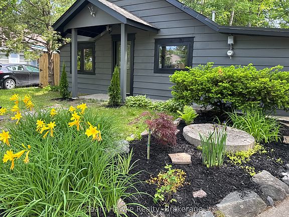 2nd image of 283 Tiny Beaches Rd S