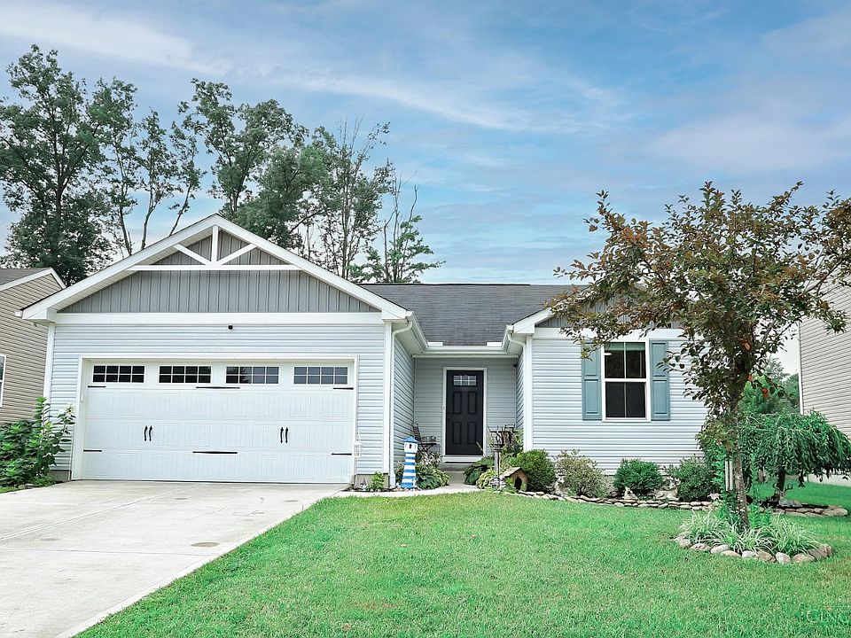 1st image of 28 Charmalee Dr