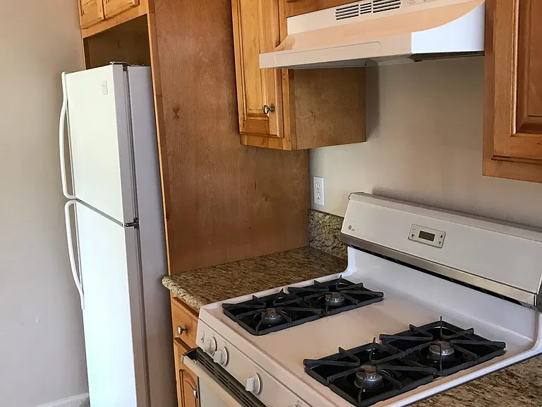 525 N Raymond Ave — Photo 14