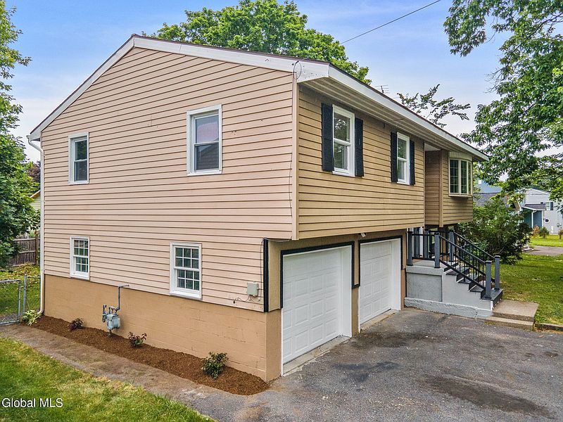 4th image of 62 Green Island Avenue