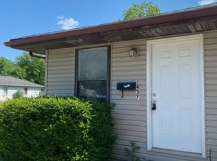 1439 N Wabash Ave, Springfield, MO 65802