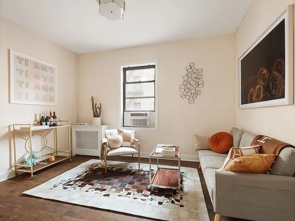 21-16 35th St #3G, Astoria, NY 11105