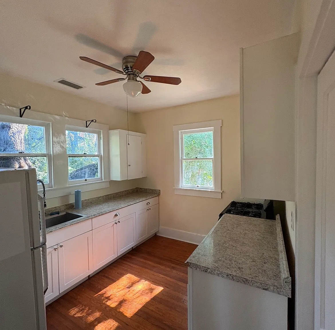 404 E Mohawk Ave — Photo 4