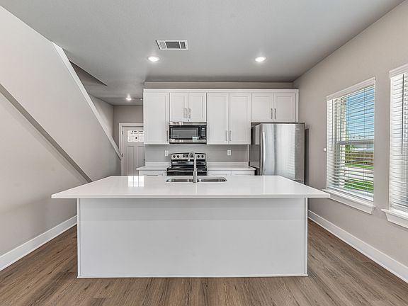 5th image of 1539 Sophia Ave