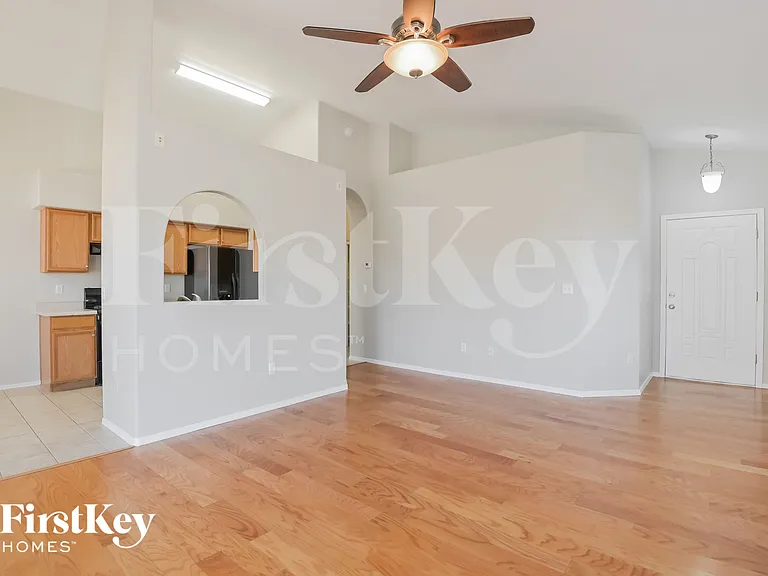 5740 W Hayfield St — Photo 2