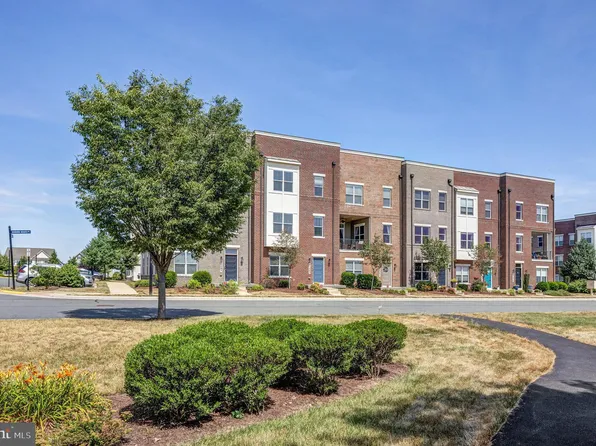 21083 Ashburn Heights Dr, Ashburn, VA 20148
