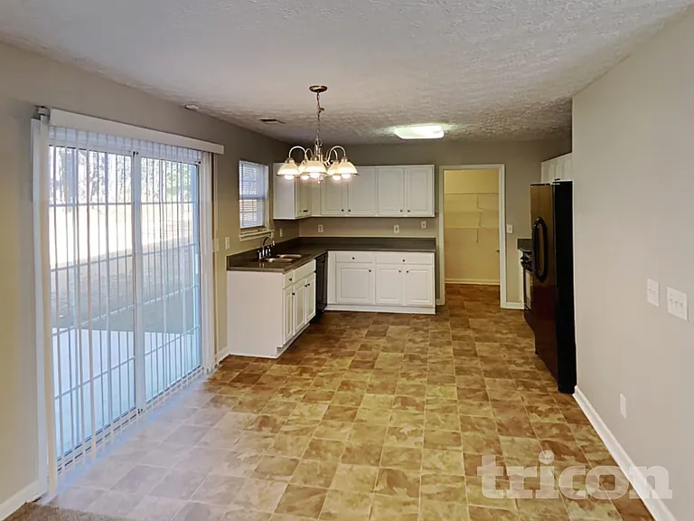 4586 Darrowby Dr — Photo 5