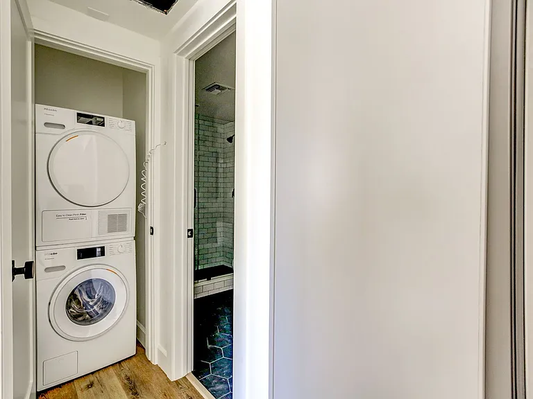 455 N Olive St — Photo 12
