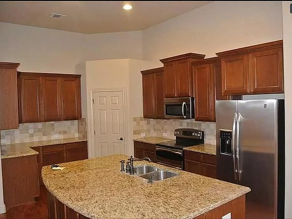 3rd image of 2992 Sicily Way