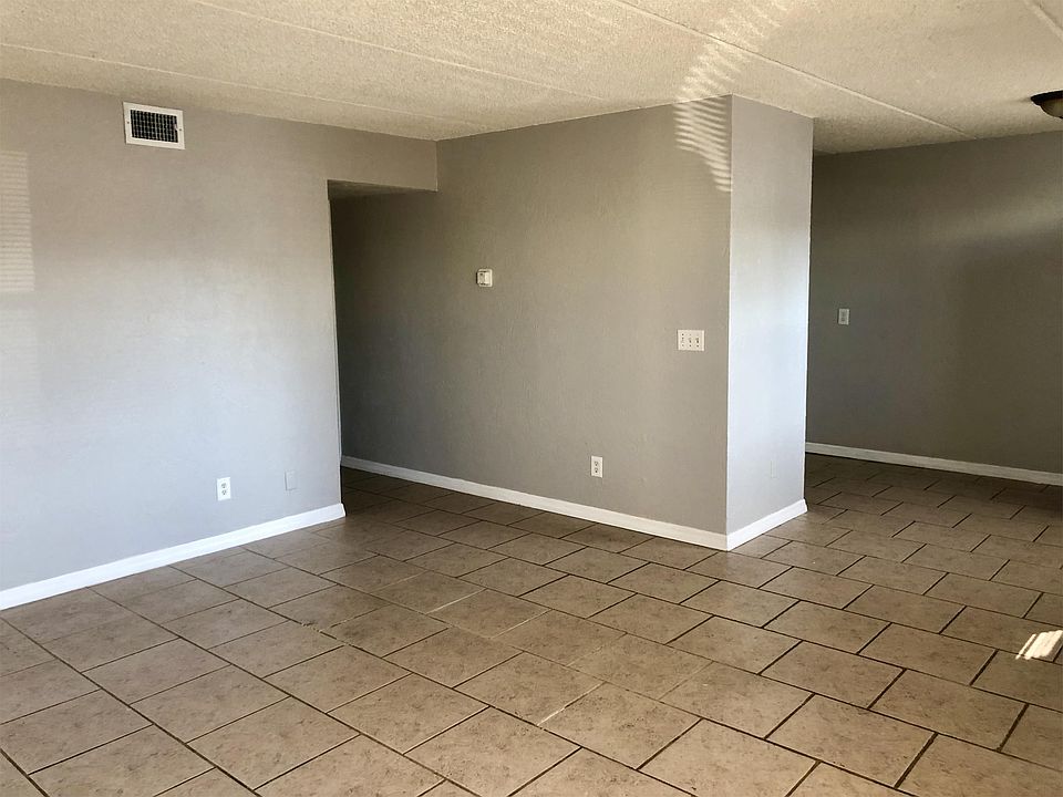 1st image of 4064 Halifax Dr APT 1