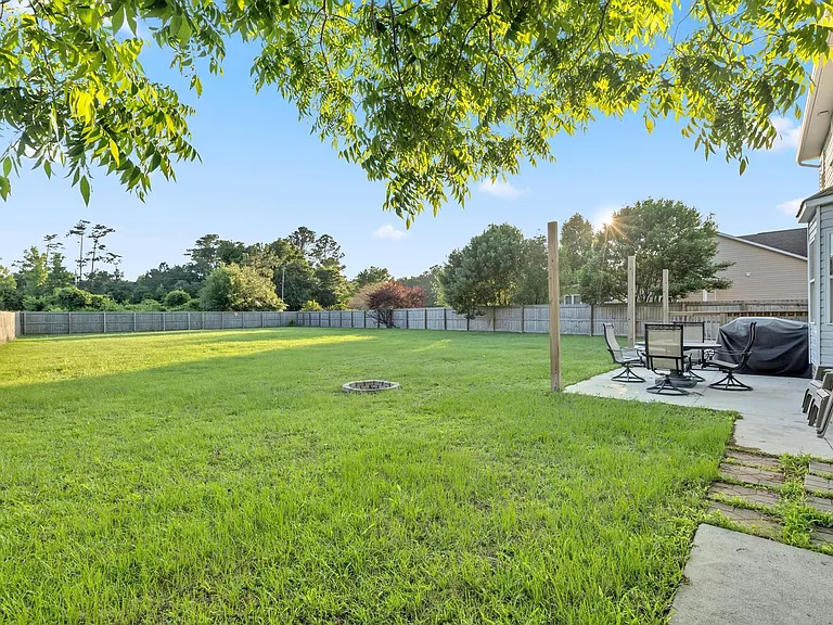 324 Beacon Ln — Photo 21