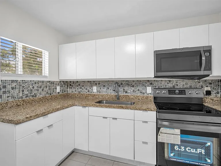 1550 NE 131st Ln #1550 — Photo 15