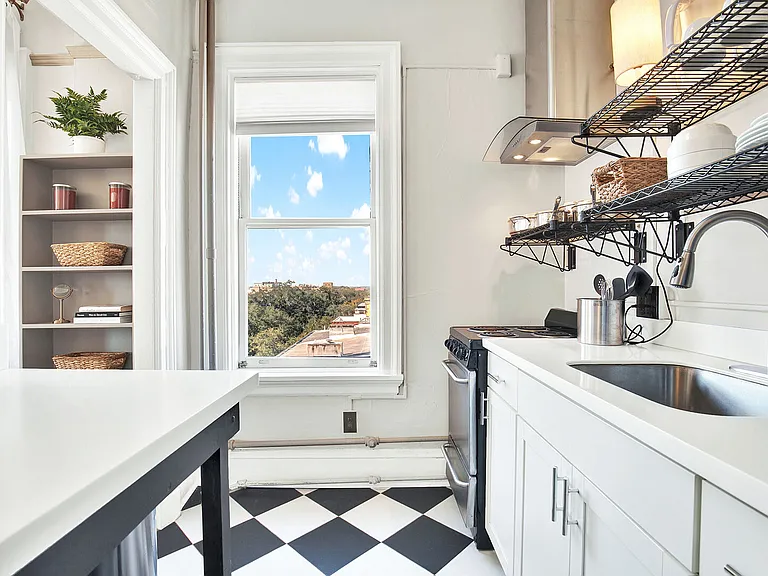 24 E Liberty St #64 — Photo 17