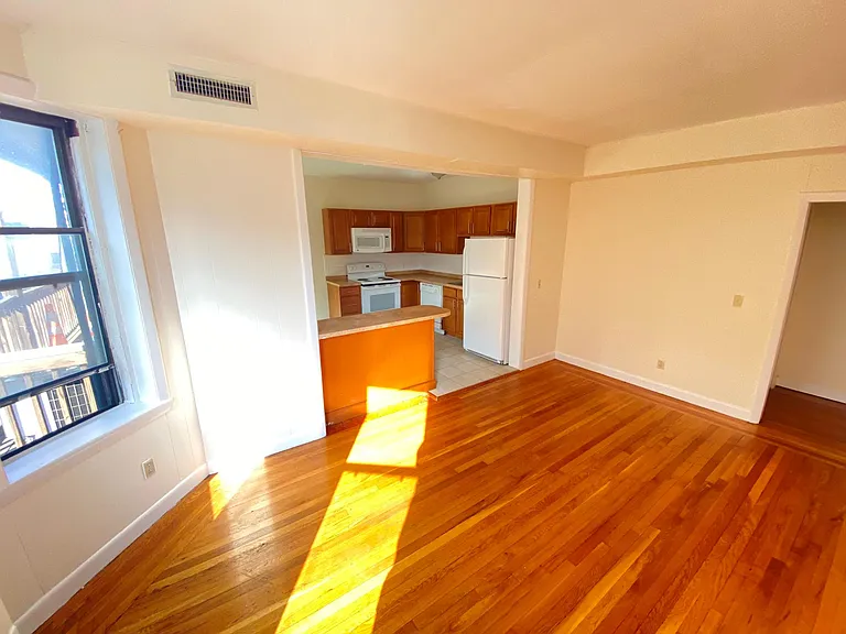 1121 Commonwealth Ave — Photo 16
