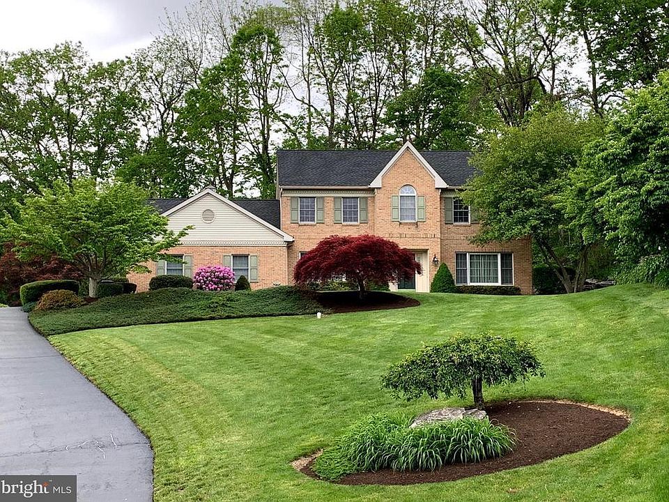 1st image of 2620 Valley View Dr