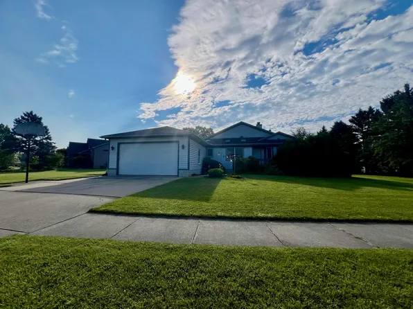 5195 Runnymede Dr, Holt, MI 48842