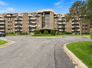 1243 E Baldwin Ln Unit 102, Palatine, IL 60074
