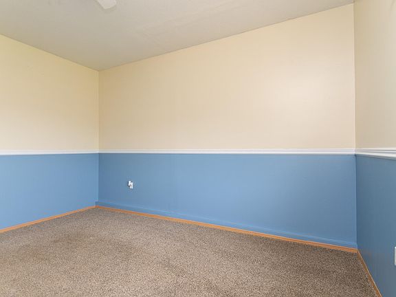 21781 Featherstone Rd-105