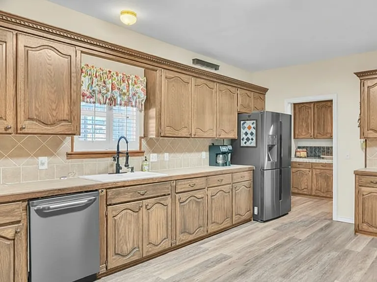 2370 Big Woods Rd — Photo 4