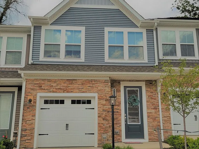 9220 Saint Charles Cir — Photo 1