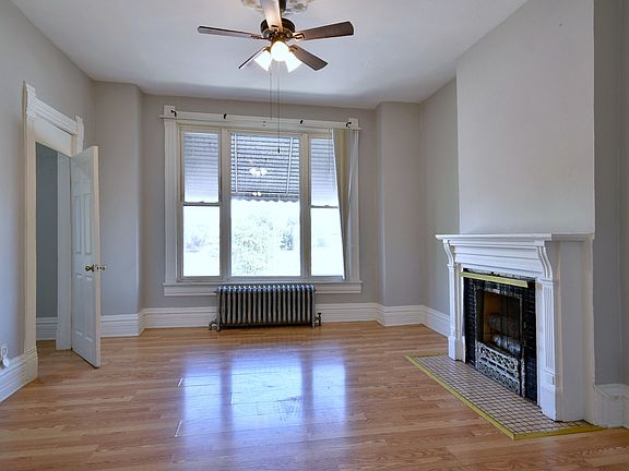 3rd image of 2721 W Congress Pkwy
