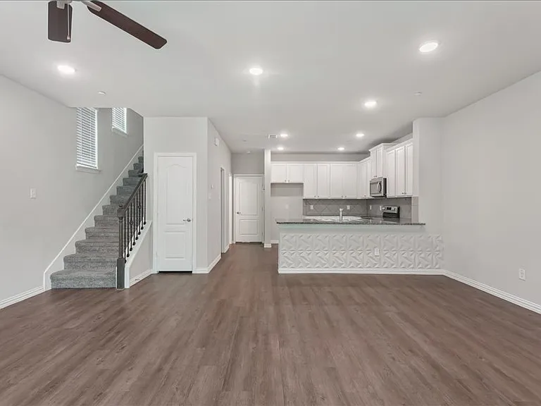 1274 Alamo Dr — Photo 17