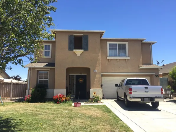 320 Las Manzanitas Dr, Greenfield, CA 93927