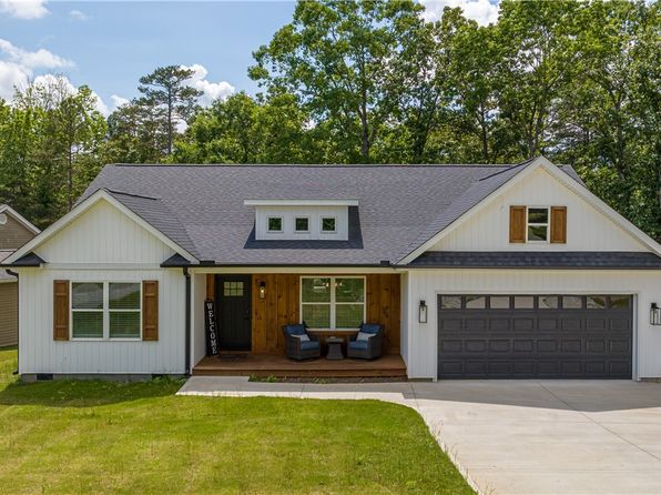 116 Hard Cash Ln, Fair Play, SC 29643