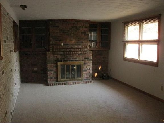 3rd image of 1137 Dayket Cir