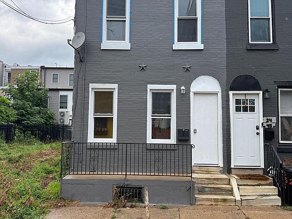 2nd image of 2447 Ingersoll St
