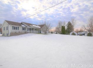 16040 16th Ave, Marne, MI 49435
